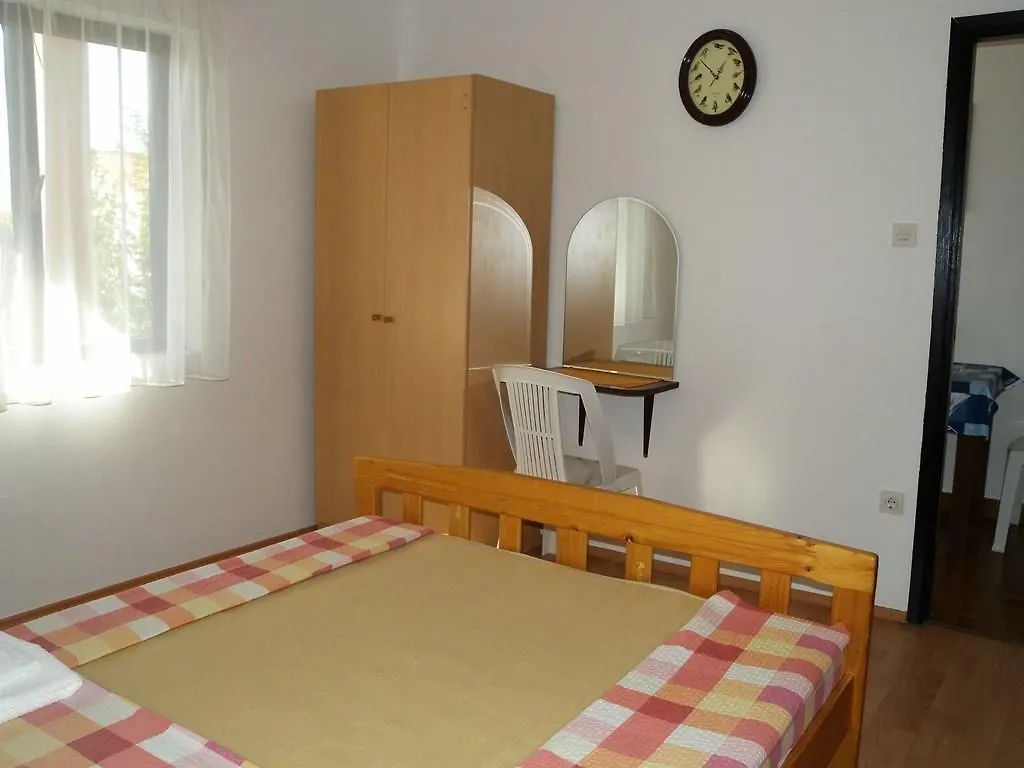 Apartment Studio Rovanjska/Paklenica Riviera 6794 Croatia
